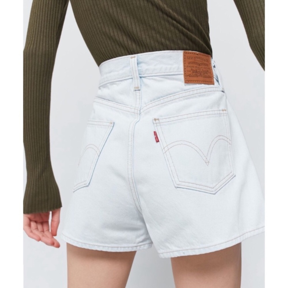 Levis Premium High Waist Wide Leg Short in Primer blue